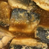 鯖の味噌煮込み